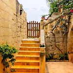 Molendini Villa Għarb