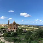 Molendini Villa Għarb