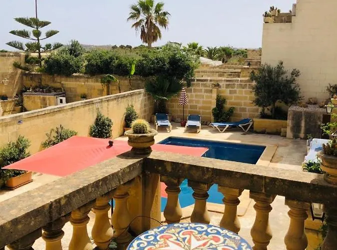 Molendini Villa Għarb