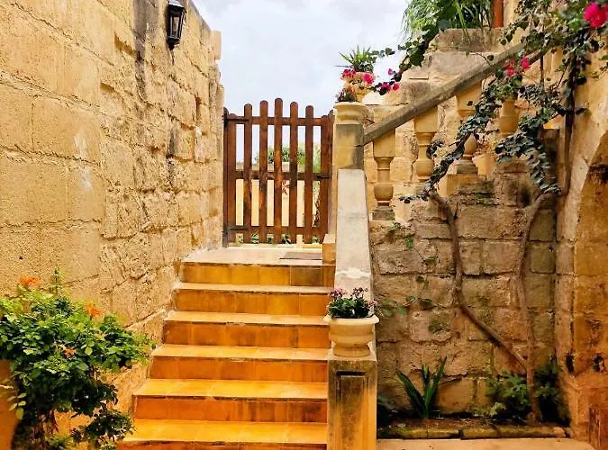 Molendini Villa Għarb