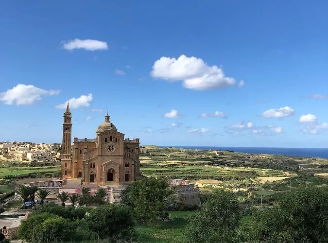 Molendini Villa Għarb