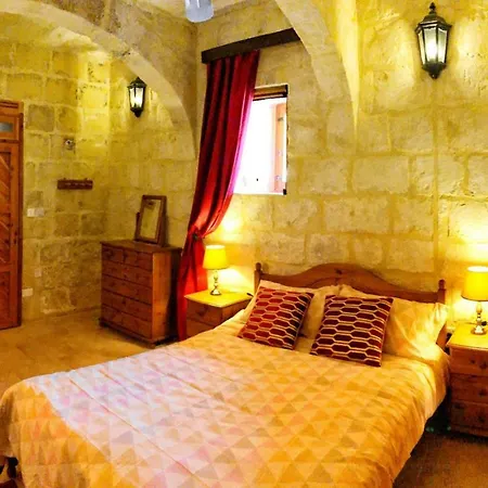 Molendini Villa Għarb