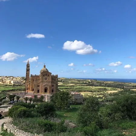 Molendini Villa Għarb